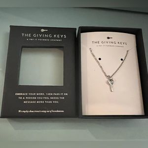 The Giving Keys "Dream" Silver Mini Key Bracelet